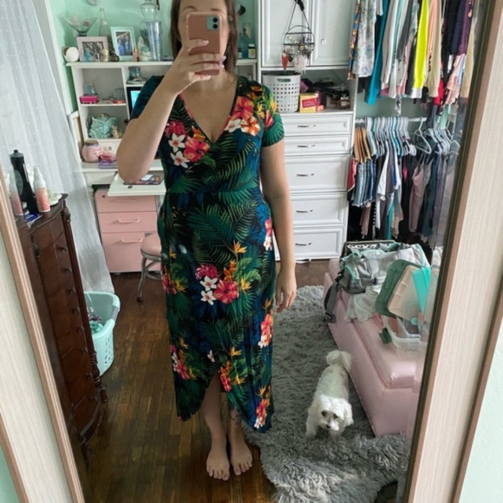 Popular Basics Tropical Faux-Wrap Maxi Dress – Size M - Picture 3 of 10
